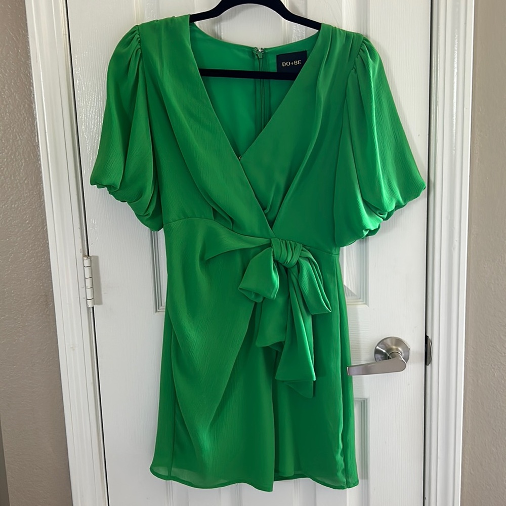 Shamrock green puff sleeve dress
